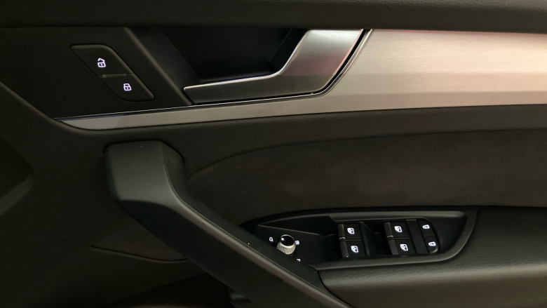 Audi Q5 40 TDI Quattro S Line 5dr S Tronic Diesel Estate